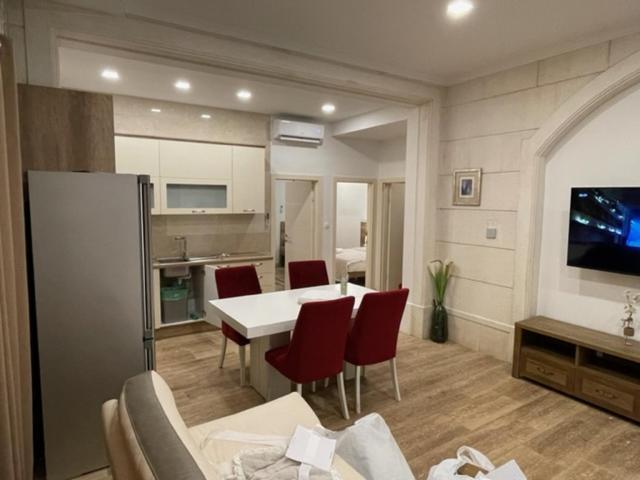 Villa Luce Mit Pool 马卡尔斯卡 外观 照片
