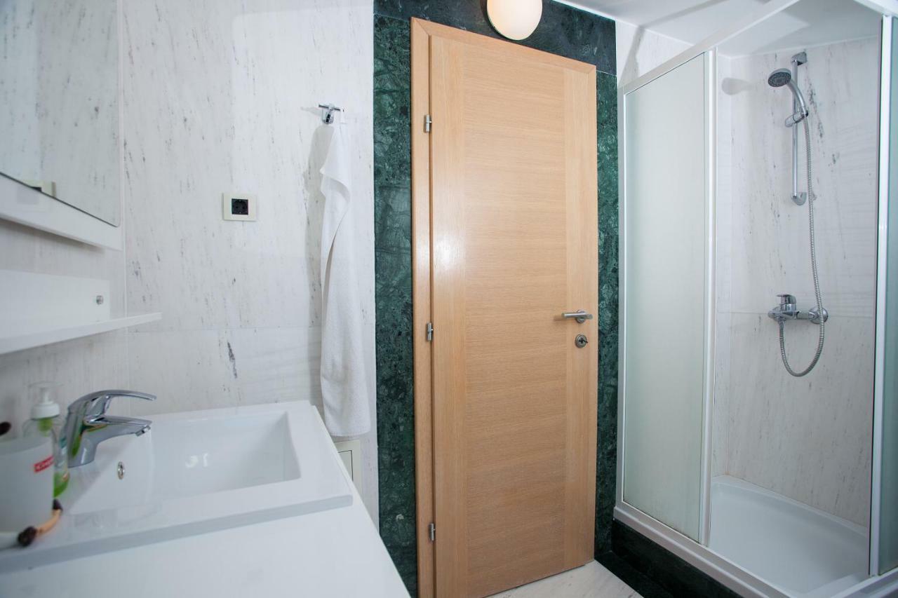 Villa Luce Mit Pool 马卡尔斯卡 客房 照片